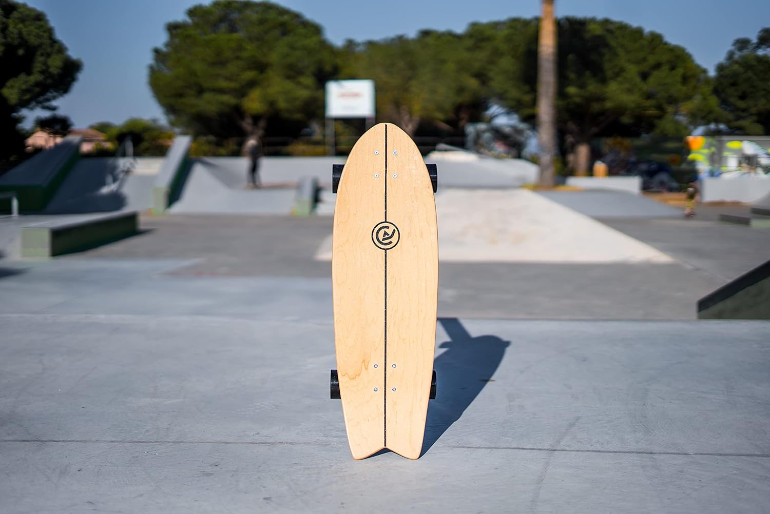 Surfskate Coasto polyvalent : skatepark, street, pumptrack, tout-terrain, cruiser avec trucks optimisés et deck pad transparent. 7 Surfskate Coasto polyvalent : skatepark, street, pumptrack, tout-terrain, cruiser avec trucks optimisés et deck pad transparent. – Image 7