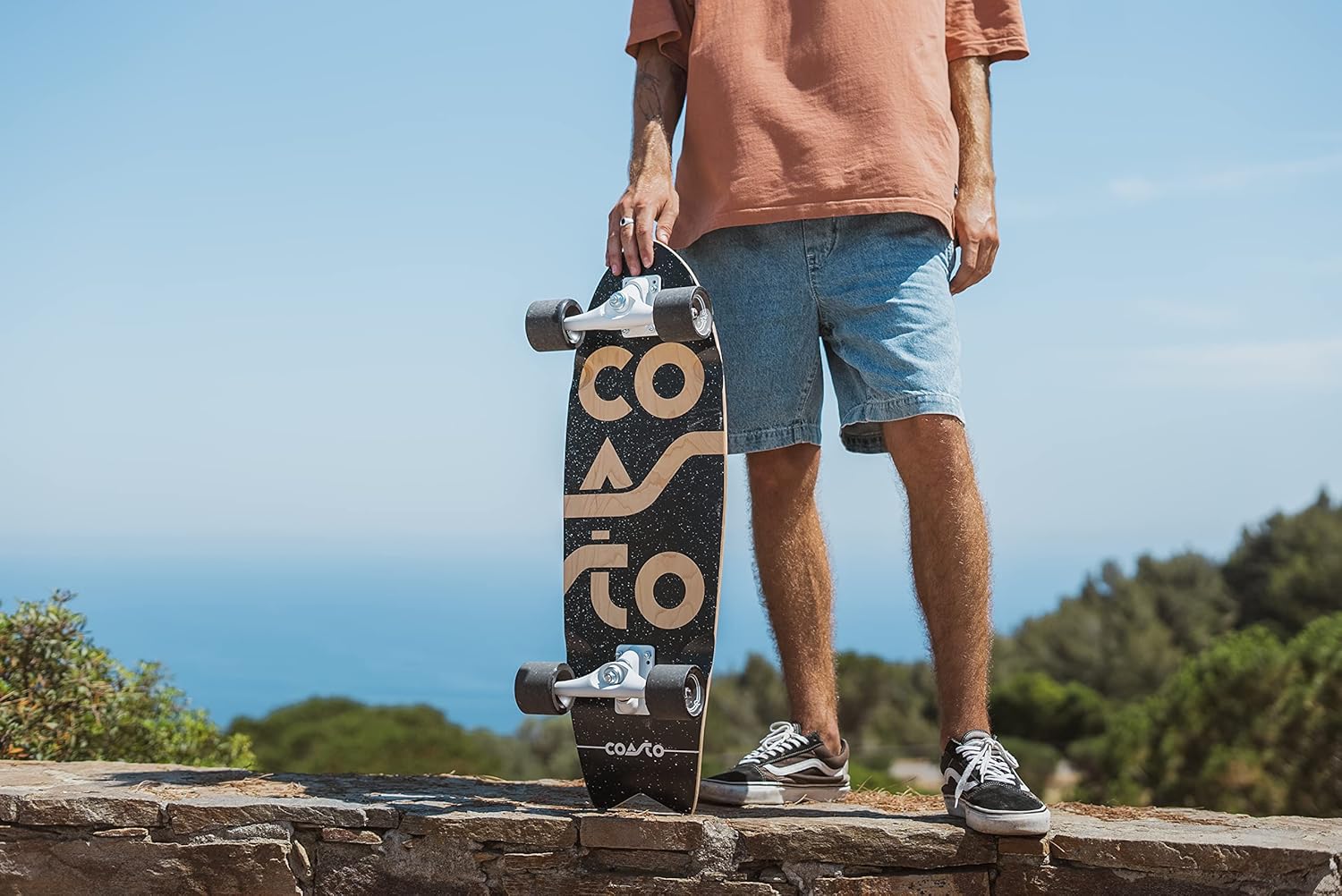 Surfskate Coasto polyvalent : skatepark, street, pumptrack, tout-terrain, cruiser avec trucks optimisés et deck pad transparent. 5 Surfskate Coasto polyvalent : skatepark, street, pumptrack, tout-terrain, cruiser avec trucks optimisés et deck pad transparent. – Image 5